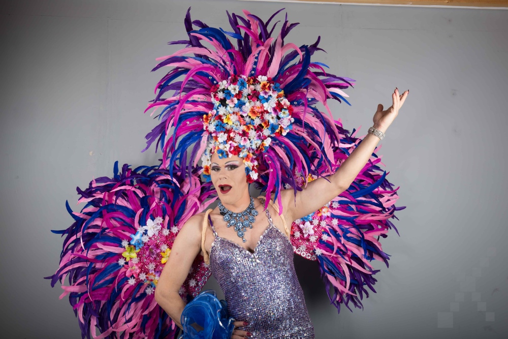 Glitter, Glanz & Gloria Diamond – Glamouröser Abend am 7. Juni in der Stadtbibliothek